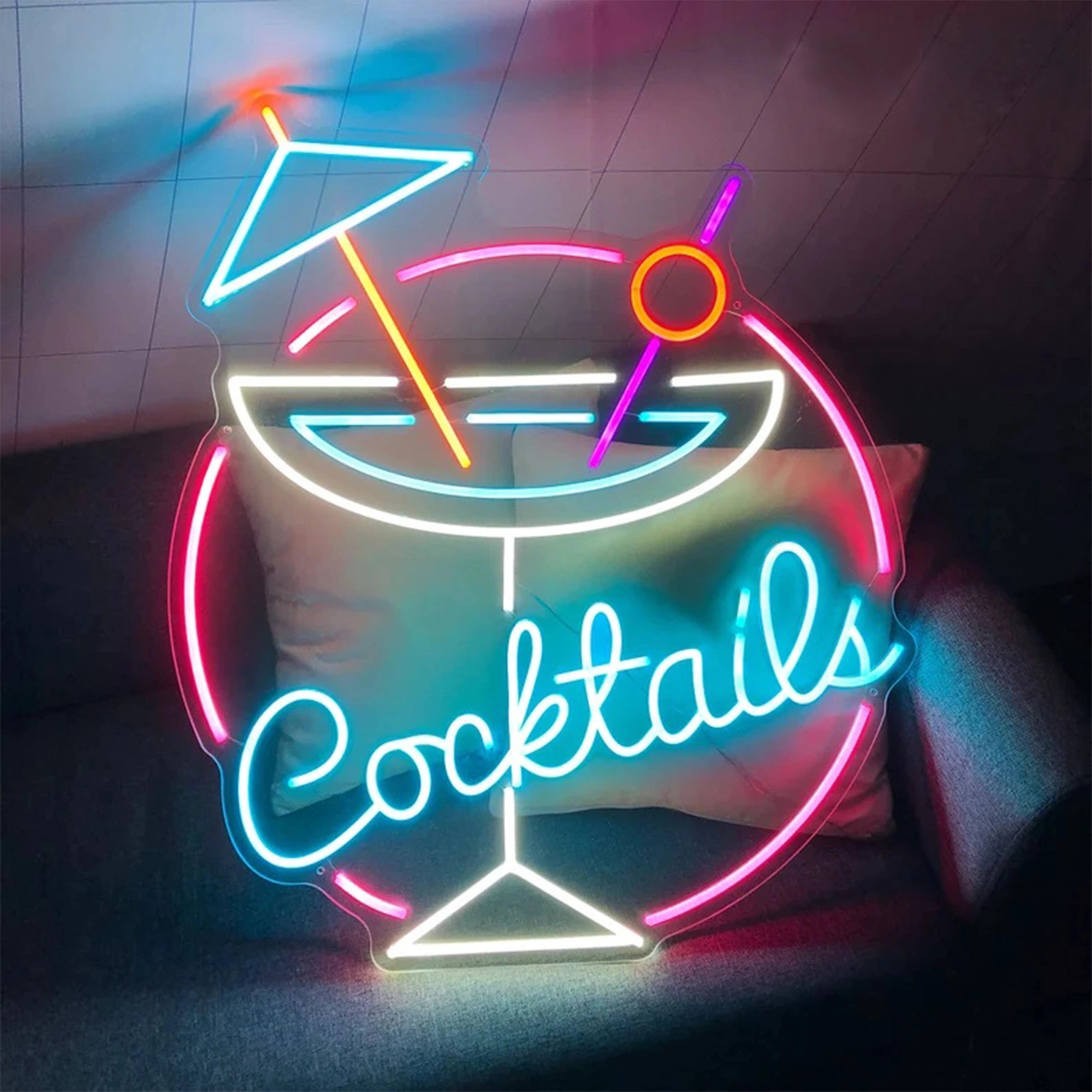 Cocktails Bar Neon Sign