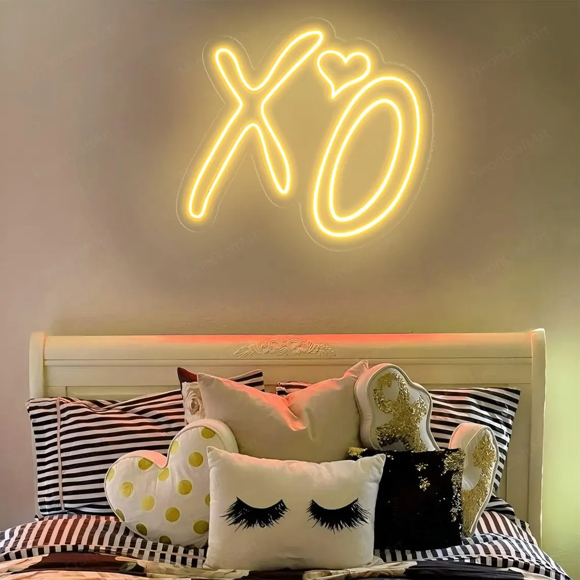XO LED Neon Sign for Bedroom, Living Room & Home Decor